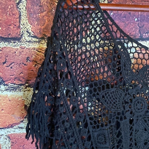 Black Crochet Fringe Square Top Size XL - Picture 3 of 9